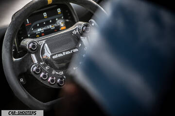 Dallara Stradale – dashboard, carbon fiber steering wheel