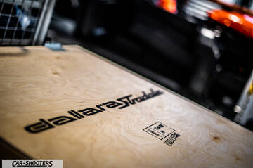 Dallara – detail, wooden crate with logo