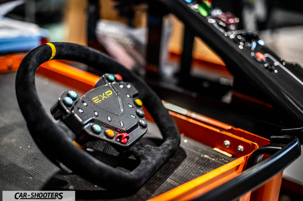 Dallara – interior, racing steering wheel with buttons