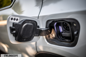 Volvo XC40 P8 – detail, charging port open close-up