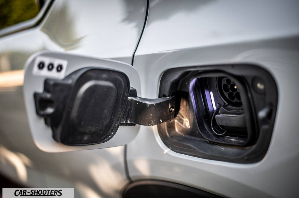 Volvo XC40 P8 – detail, charging port open close-up