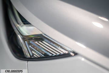 Volvo XC40 P8 – detail, headlight close-up