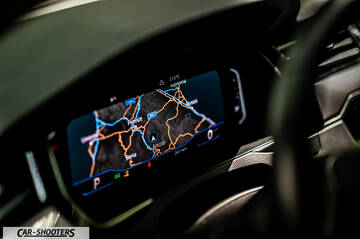 Volkswagen Passat Alltrack – dashboard, digital instrument cluster showing navigation map