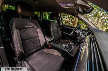 Volkswagen Passat Alltrack – interior, fabric front seats