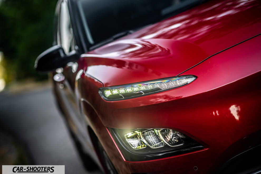 Hyundai Kona Electric 2021 – detail, headlight close-up