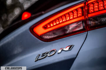 Hyundai i30N – detail, rear badge close-up