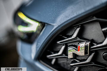 Hyundai i30N – detail, grille and headlight close-up