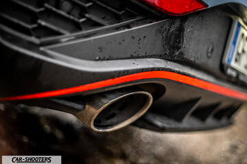 Hyundai i30N – detail, exhaust tip close-up