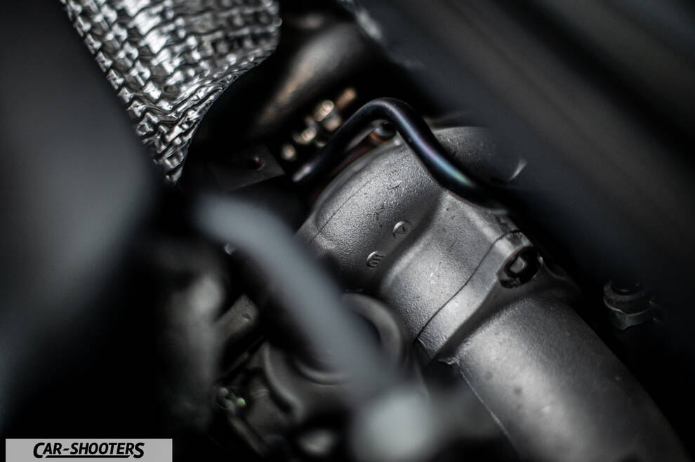 Hyundai i30N – engine bay, turbocharger close-up