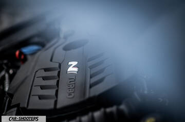 Hyundai i30N – engine bay, turbo engine cover close-up