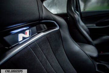 Hyundai i30N – interior, leather front seats