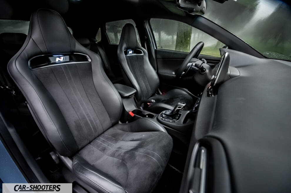 Hyundai i30N – interior, leather front seats