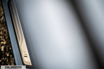 Hyundai i30N – detail, door sill plate close-up