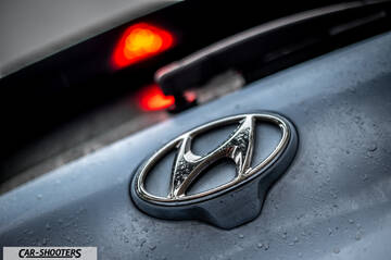 Hyundai i30N – detail, rear badge close-up