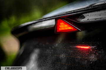 Hyundai i30N – detail, triangular brake light close-up