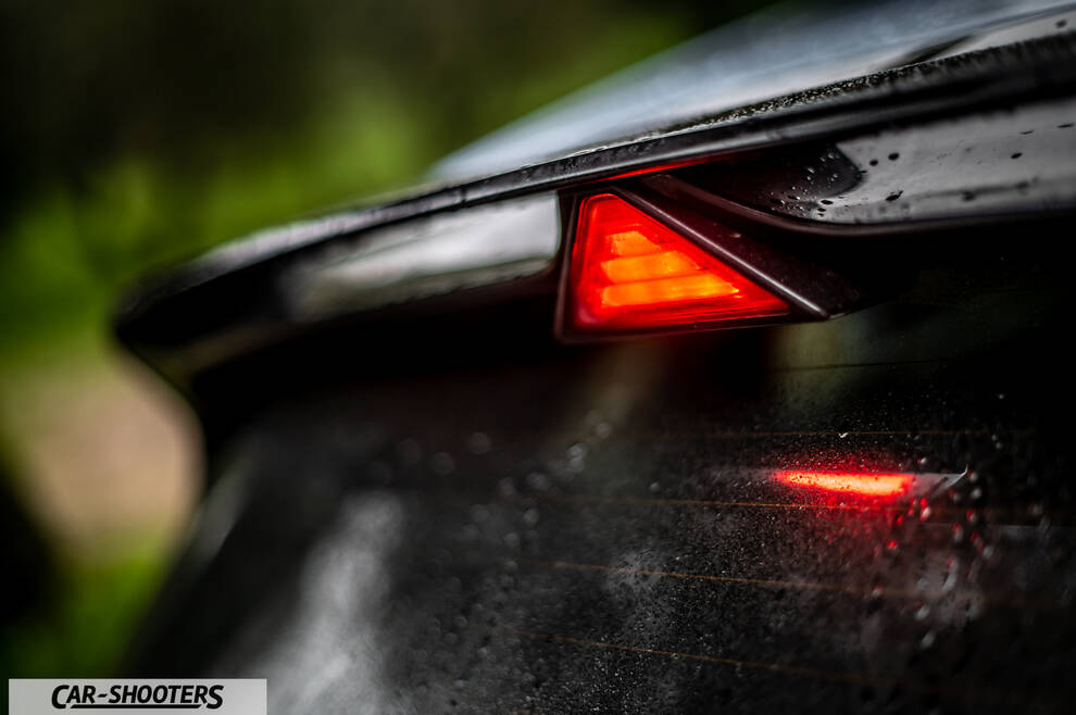 Hyundai i30N – detail, triangular brake light close-up