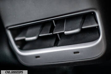 Tesla Model Y – detail, air vent close-up