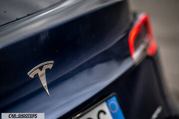 Tesla Model Y – detail, rear badge close-up
