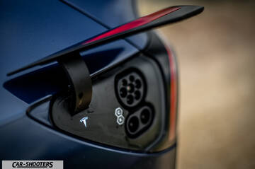 Tesla Model Y – detail, charging port close-up