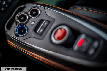 Alpine A110 – interior, center console with start button