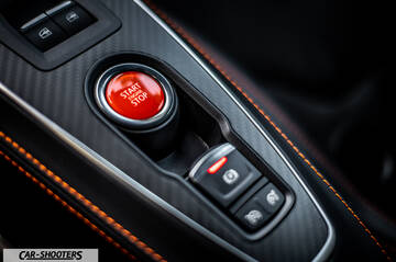 Alpine A110 – detail, red start button close-up