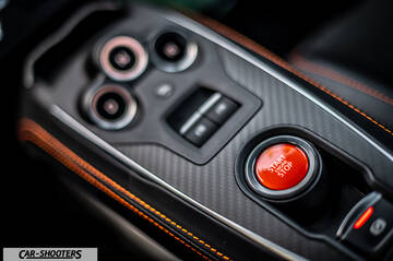 Alpine A110 – interior, center console with start button