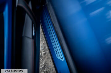 Alpine A110 – detail, door sill plate close-up