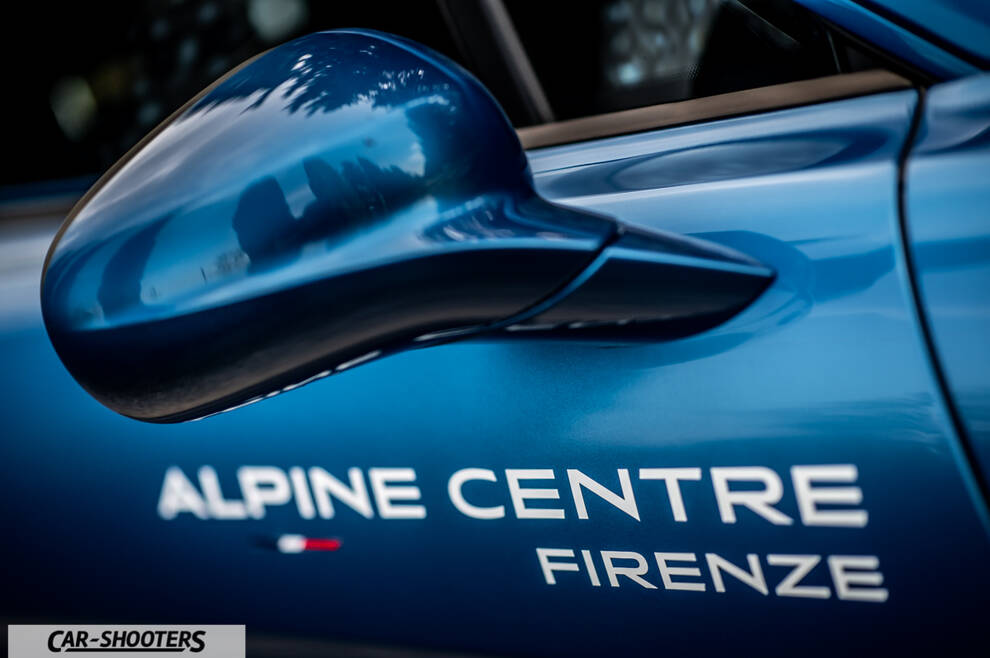 Alpine A110 – detail, side mirror close-up