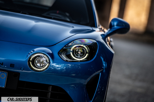 Alpine A110 – detail, headlight close-up