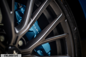 Alpine A110 – detail, alloy wheel and brake caliper close-up