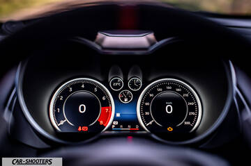 Alpine A110 – dashboard, digital instrument cluster