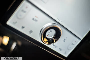 Ford Mustang Mach E – detail, volume control knob close-up
