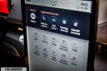 Ford Mustang Mach E – dashboard, large touchscreen infotainment system