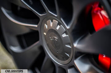 Tesla Model Y Performance – detail, alloy wheel close-up