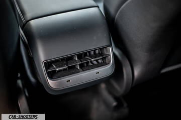 Tesla Model Y Performance – interior, rear air vents