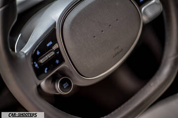 Hyundai Ioniq 5 – detail, steering wheel close-up