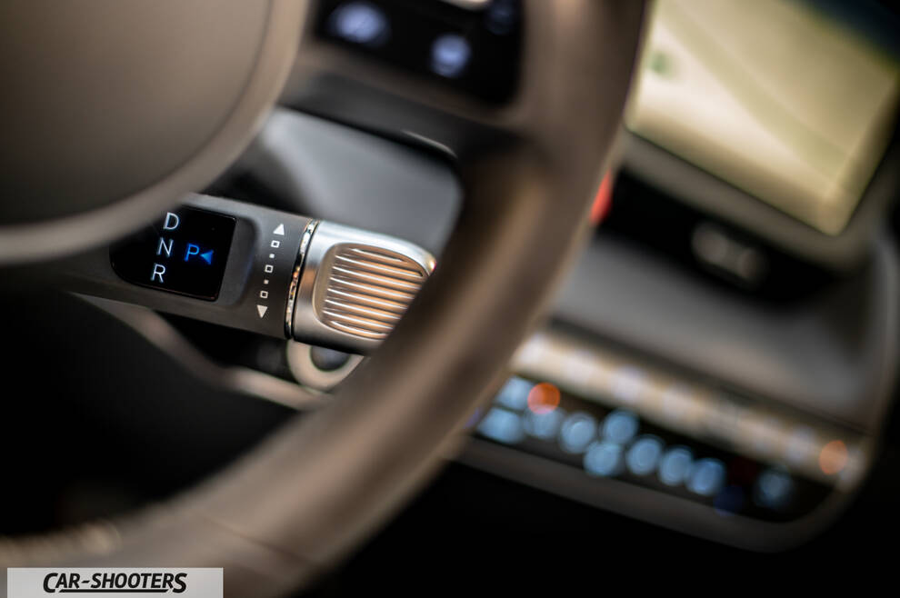 Hyundai Ioniq 5 – detail, steering column shifter close-up
