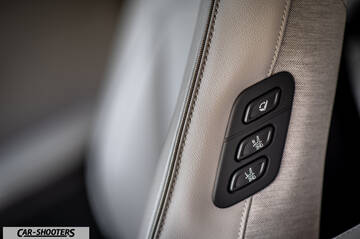 Hyundai Ioniq 5 – detail, seat adjustment buttons close-up