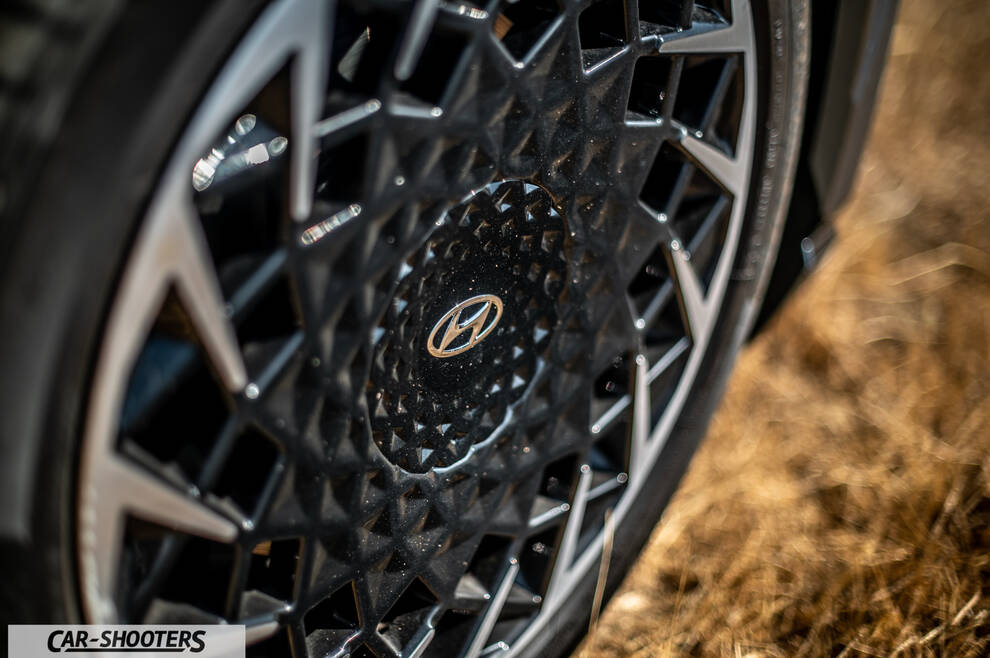 Hyundai Ioniq 5 – detail, alloy wheel close-up