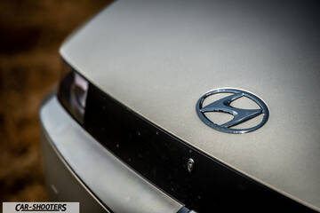 Hyundai Ioniq 5 – detail, emblem close-up