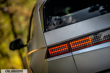 Hyundai Ioniq 5 – detail, pixel taillight close-up