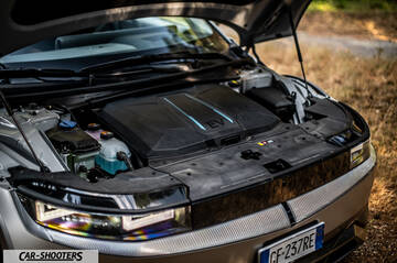 Hyundai Ioniq 5 – engine bay, under the hood with engine cover