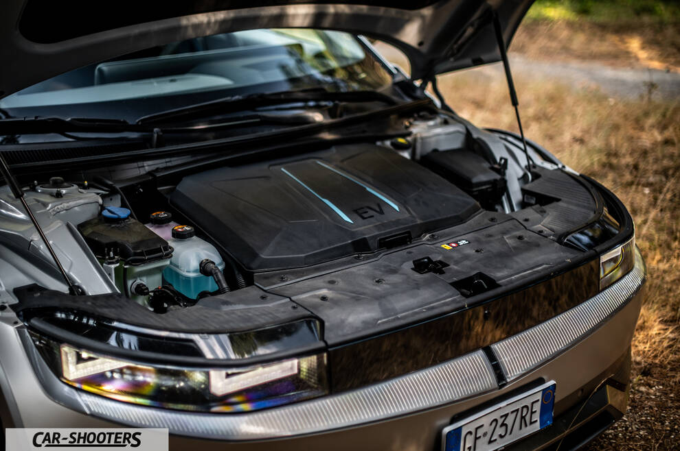 Hyundai Ioniq 5 – engine bay, under the hood with engine cover