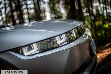 Hyundai Ioniq 5 – detail, headlight and front fascia close-up