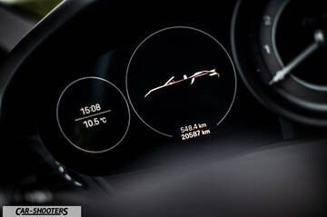 Porsche 911 Turbo Cabrio – dashboard, digital instrument cluster