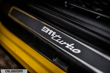 Porsche 911 Turbo Cabrio – detail, door sill close-up