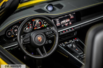 Porsche 911 Turbo Cabrio – dashboard, digital instrument cluster