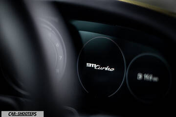 Porsche 911 Turbo Cabrio – dashboard, digital instrument cluster