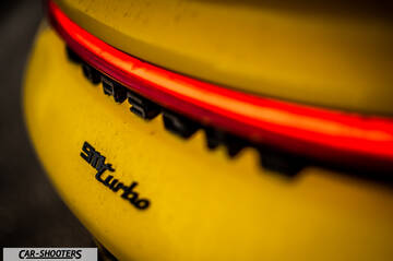 Porsche 911 Turbo Cabrio – detail, rear light bar close-up