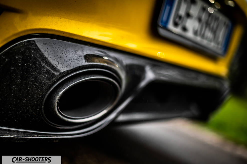 Porsche 911 Turbo Cabrio – detail, exhaust tip close-up
